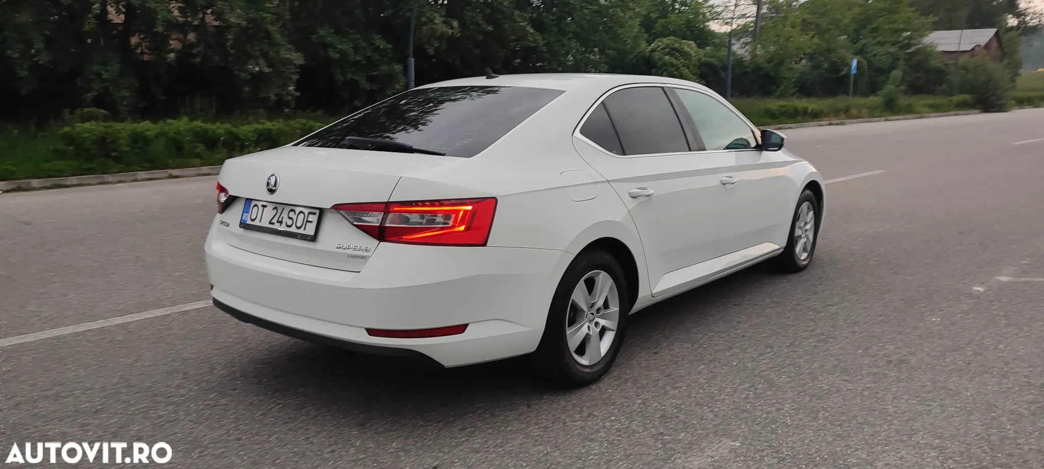 Skoda Superb 2.0 TDI Ambition - 19