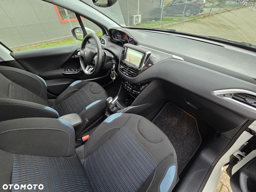 Peugeot 208 1.2 PureTech Allure - 26