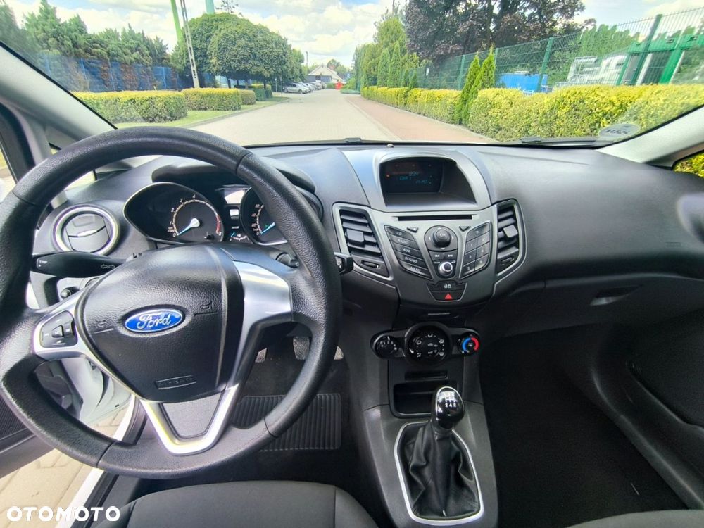 Ford Fiesta - 12