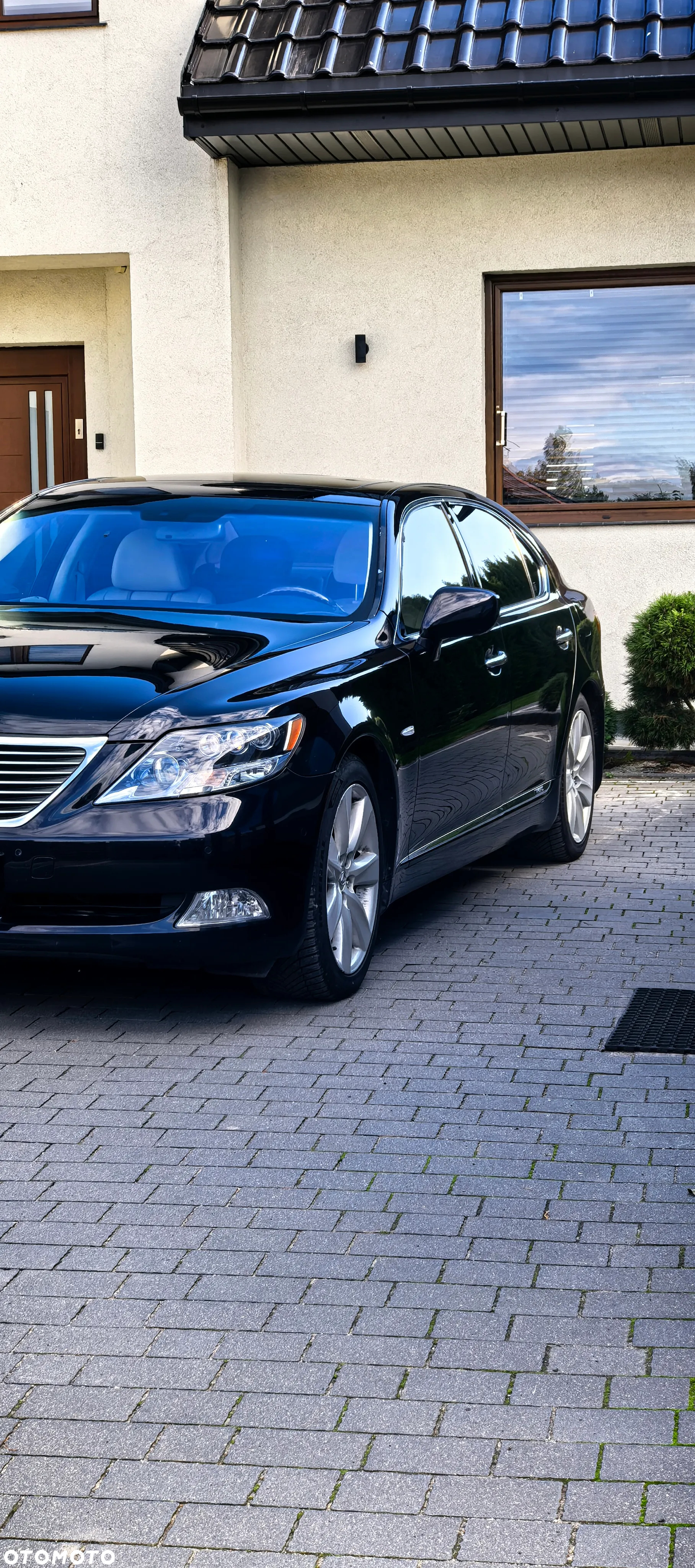 Lexus LS - 8