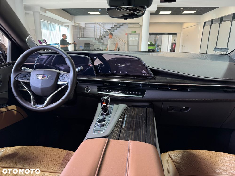 Cadillac Escalade - 34