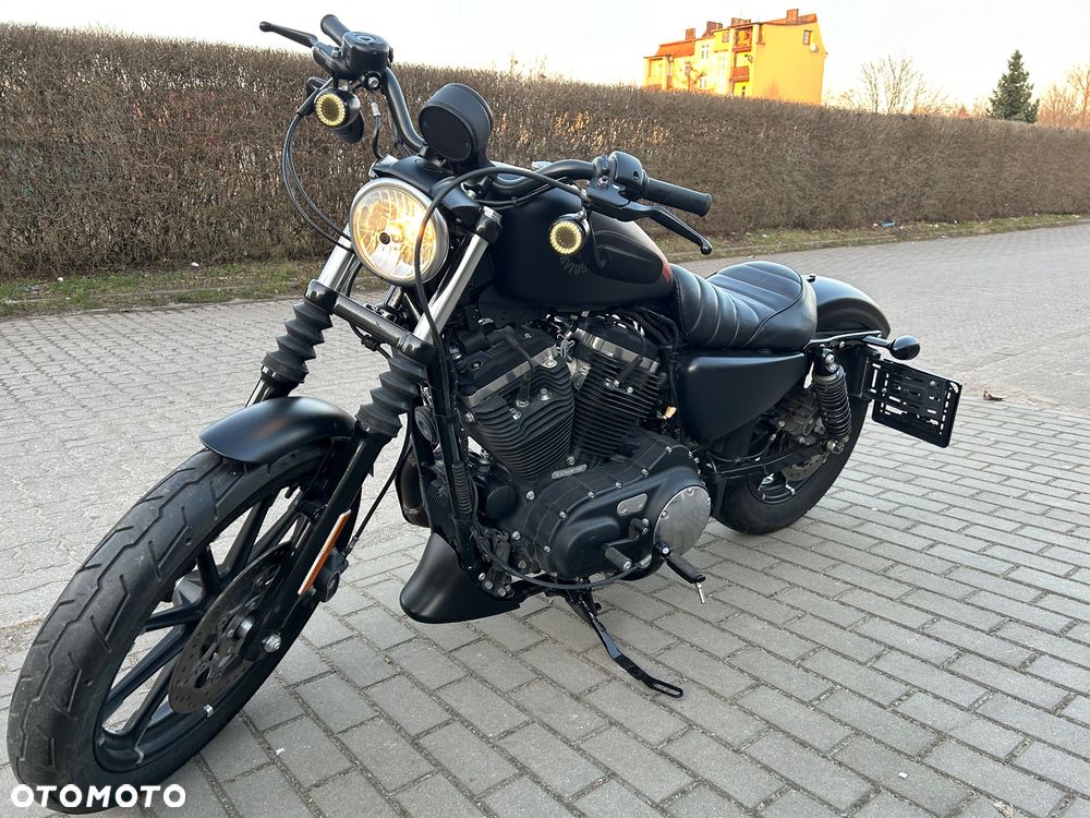 Harley-Davidson Sportster Iron 883 - 2