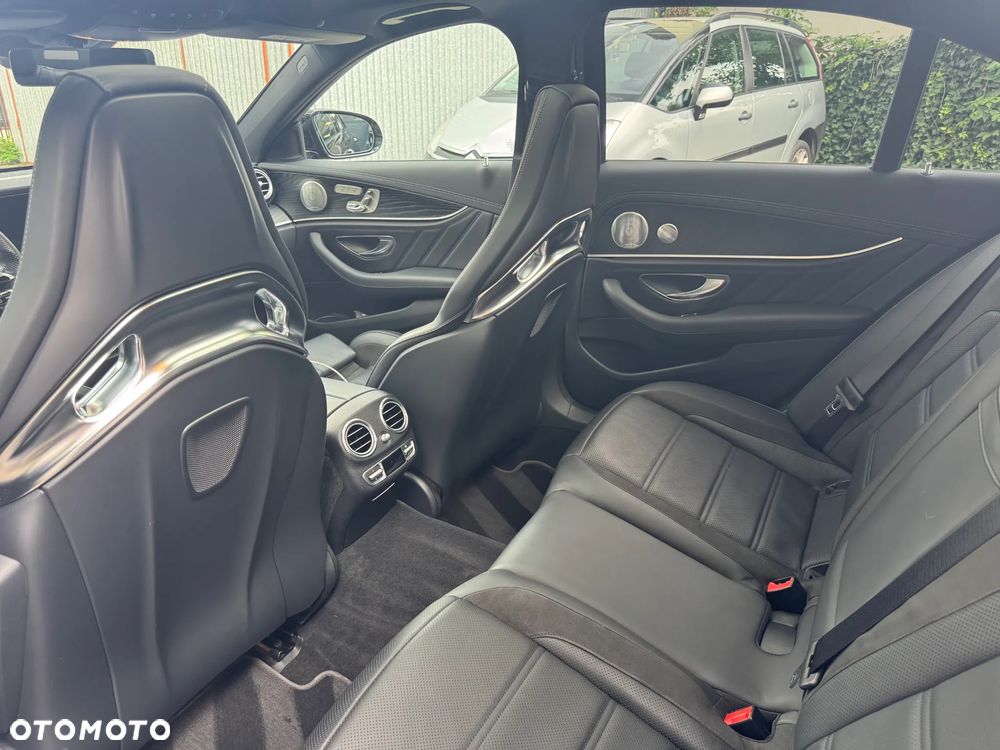 Mercedes-Benz Klasa E - 12