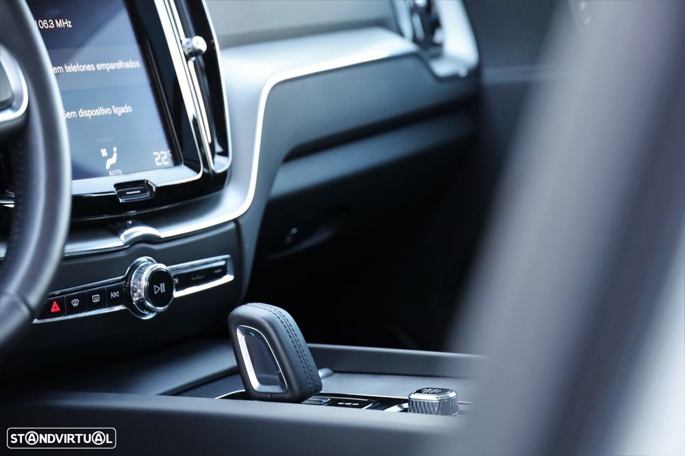 Volvo XC 60 2.0 T8 PHEV Momentum Plus AWD - 29