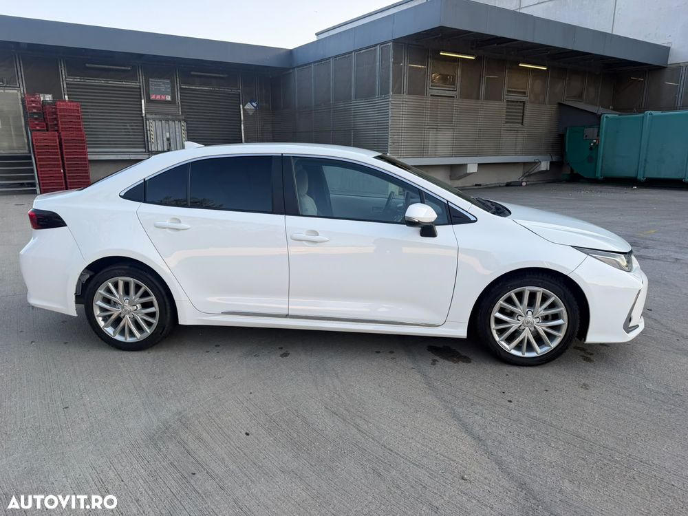 Toyota Corolla 1.8 HSD Dynamic - 13