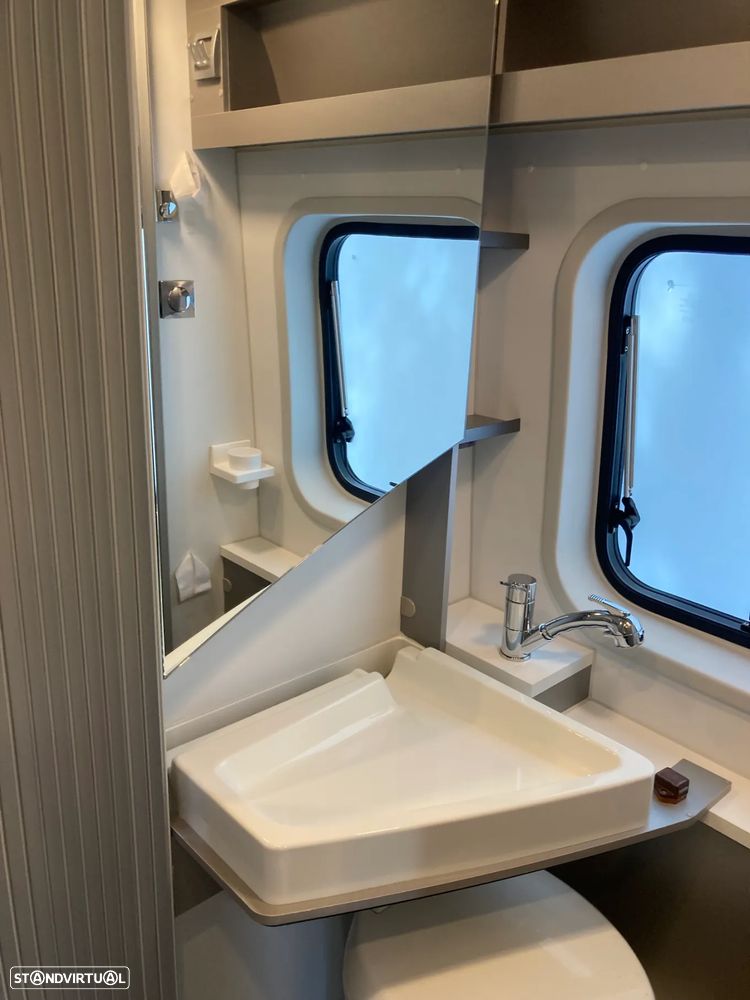Adria Twin Twin Platinum 600 SPT - 34