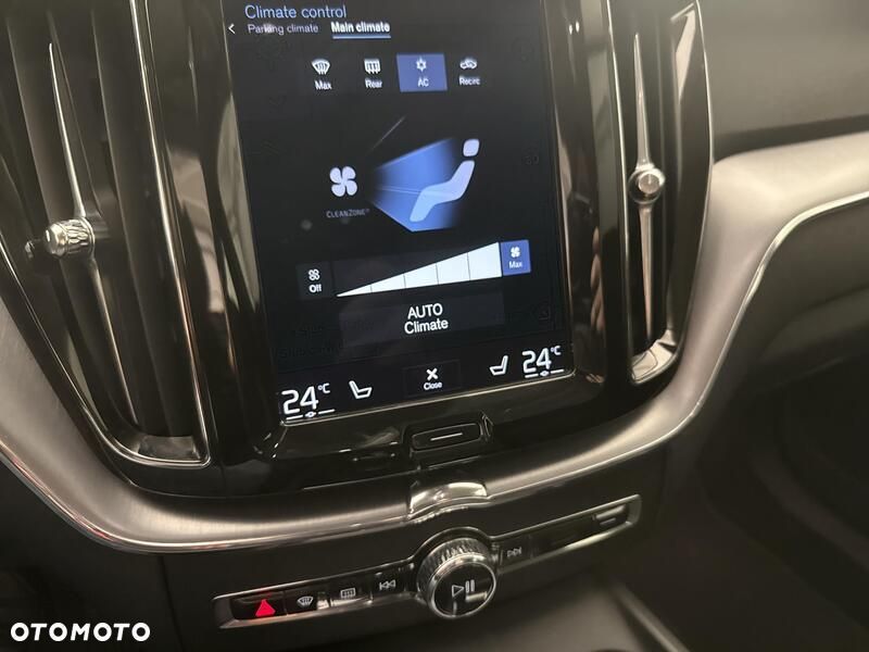 Volvo XC 60 D4 Momentum Pro - 17