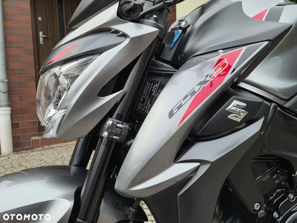 Suzuki GSX - 30