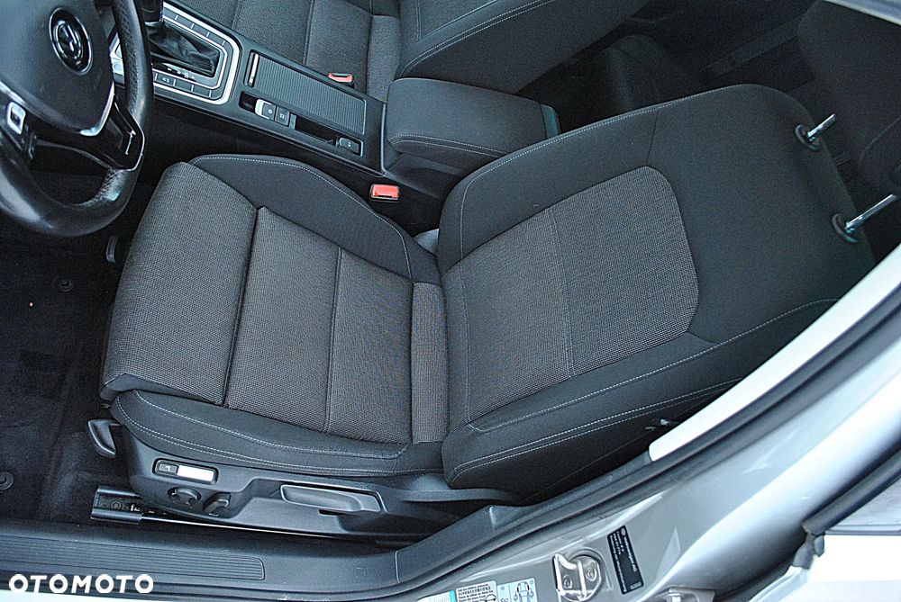 Volkswagen Passat 2.0 TDI SCR DSG Comfortline - 14