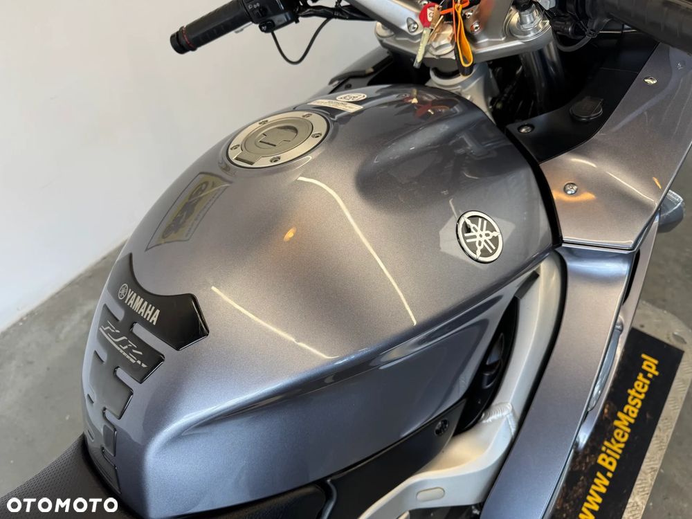 Yamaha FJR - 17