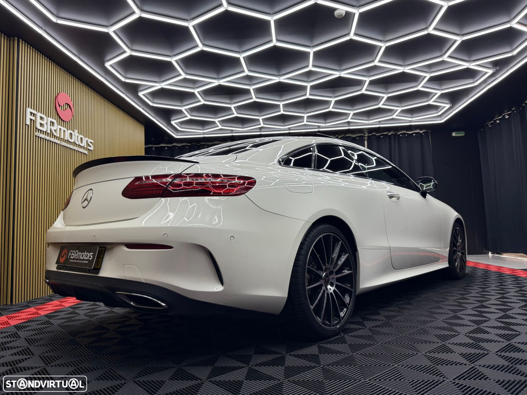 Mercedes-Benz E 220 d Coupe 9G-TRONIC AMG Line - 11