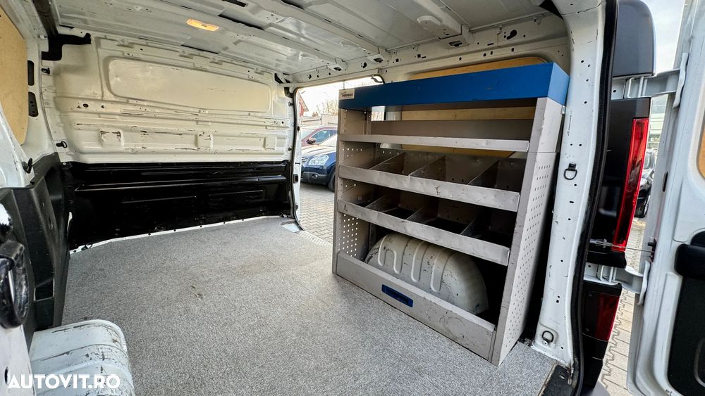 Renault Trafic - 12