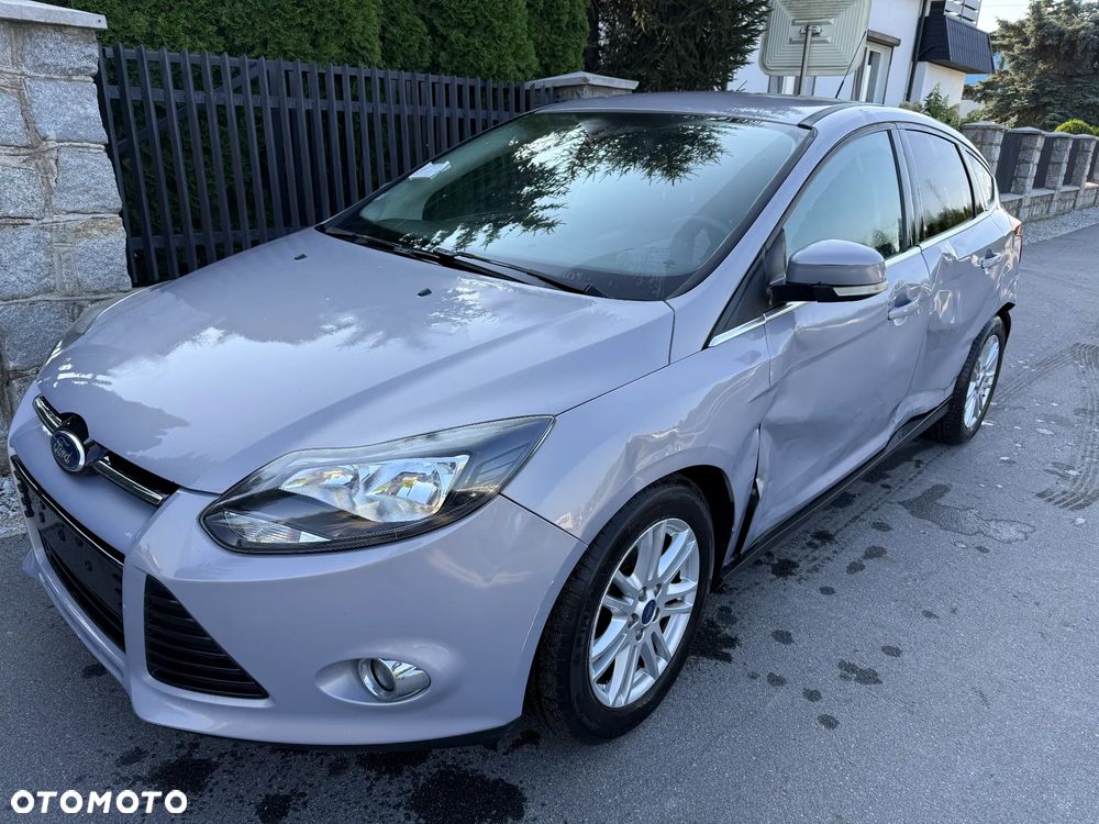 Ford Focus 1.0 EcoBoost Hybrid TITANIUM - 2