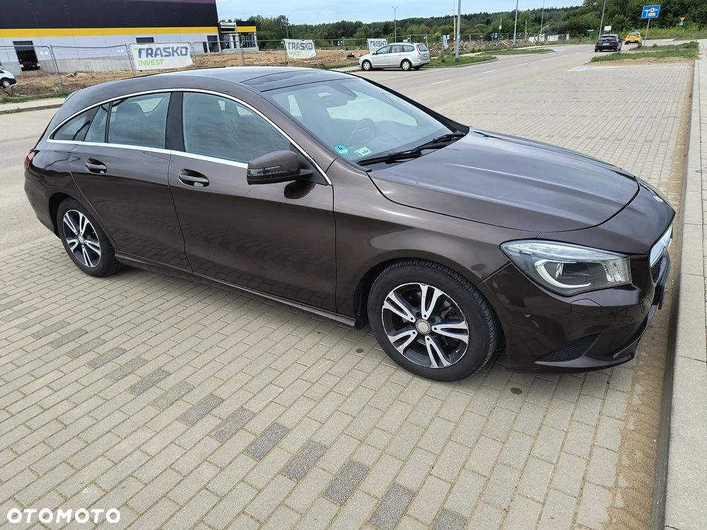 Mercedes-Benz CLA 180 7G-DCT - 3