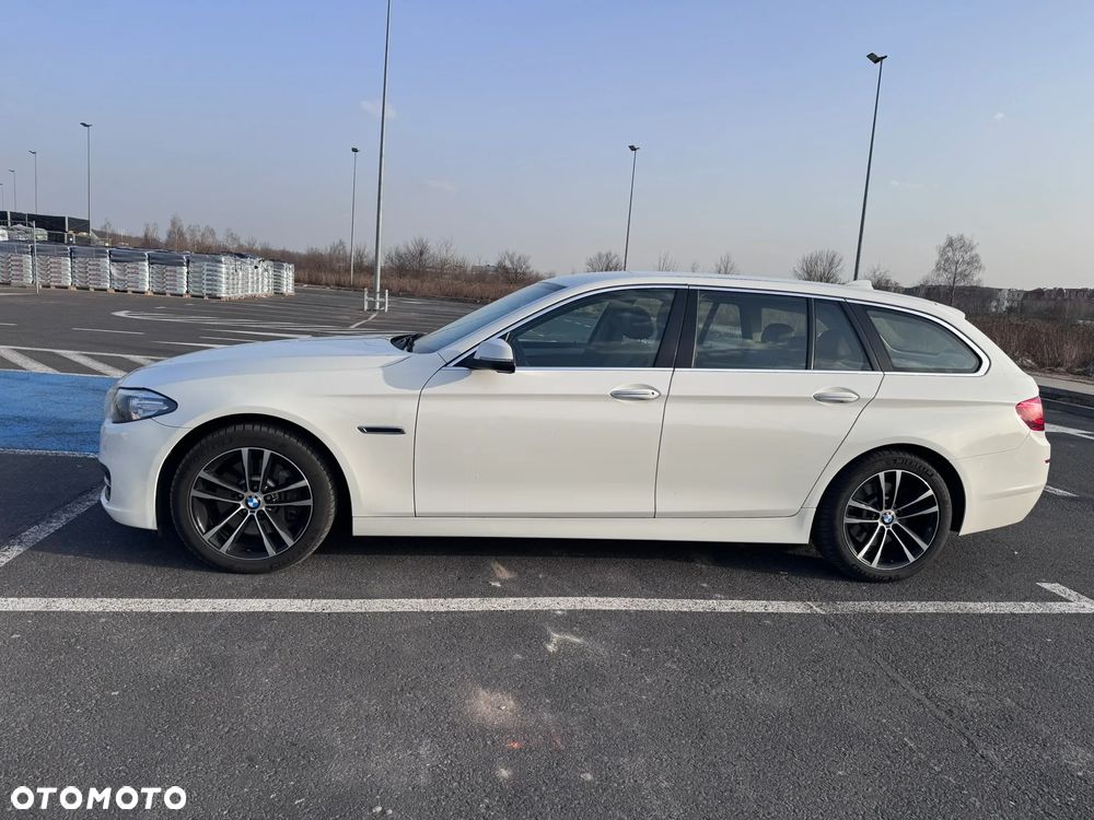 BMW Seria 5 525d xDrive - 2