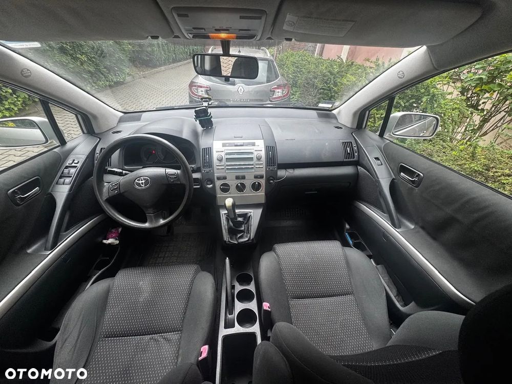 Toyota Corolla Verso 2.2 D-4D Premium - 7