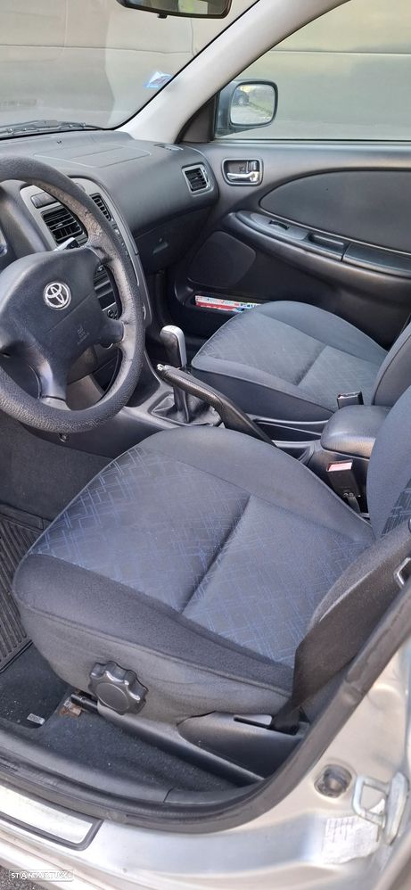 Toyota Avensis SW 2.0 D4D Terra - 21