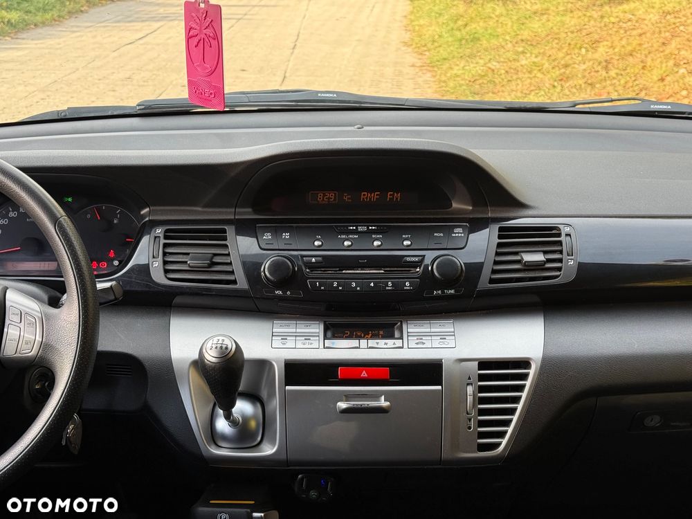 Honda FR-V - 21