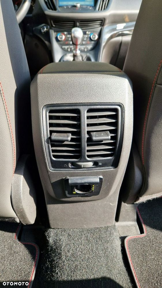 Ford Kuga - 31