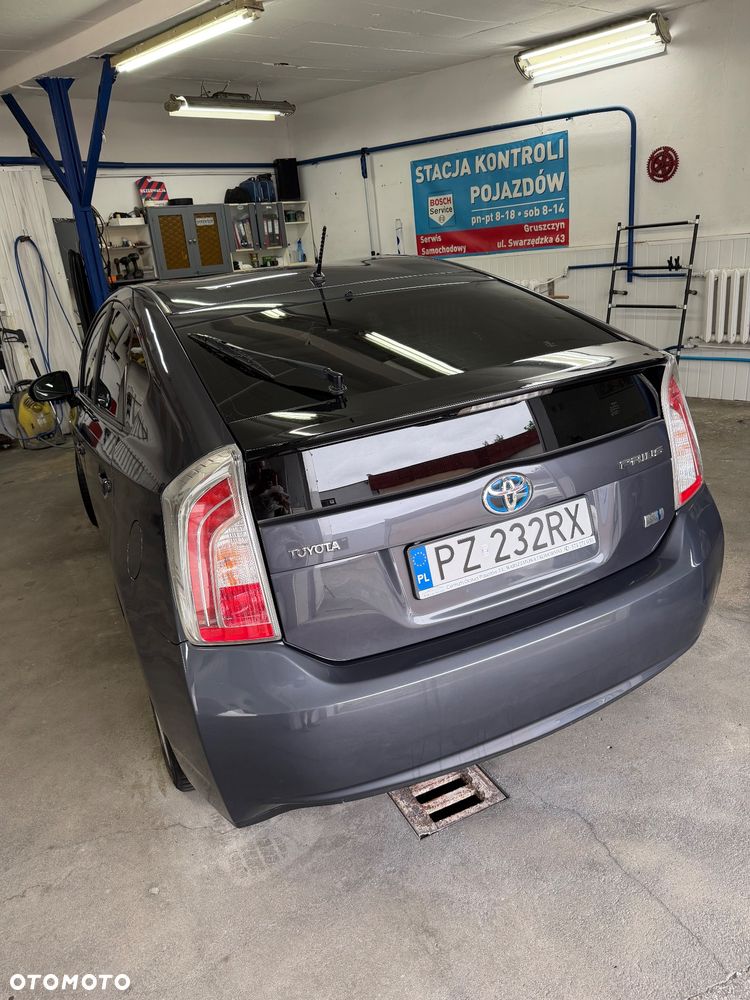 Toyota Prius 1.8 HSD Sol - 3