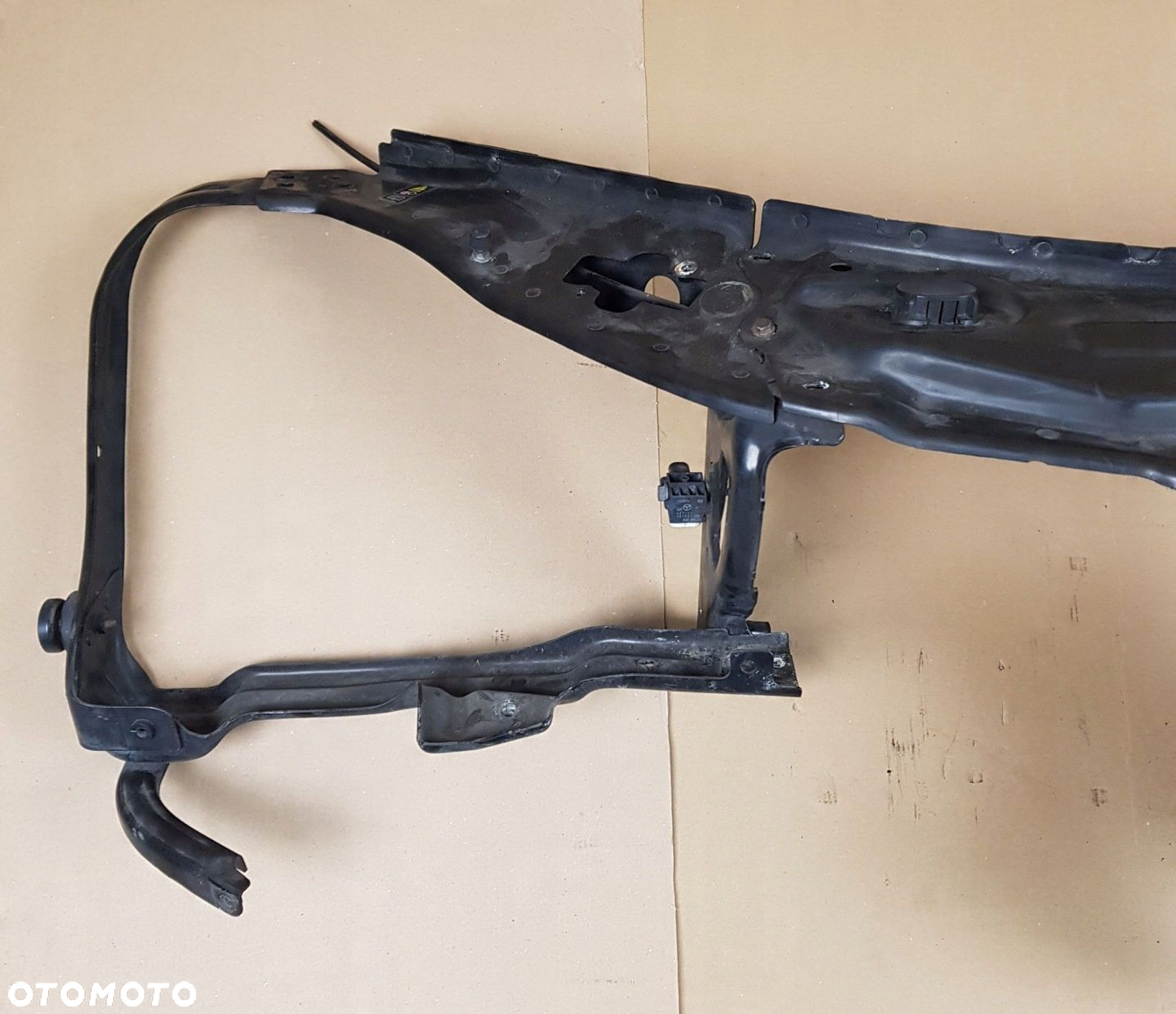 MERCEDES R W251 PAS PRZEDNI GÓRNY OKULAR ORYG - 2