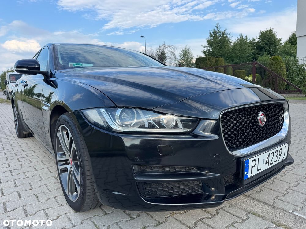 Jaguar XE 2.0 D AWD Prestige - 38
