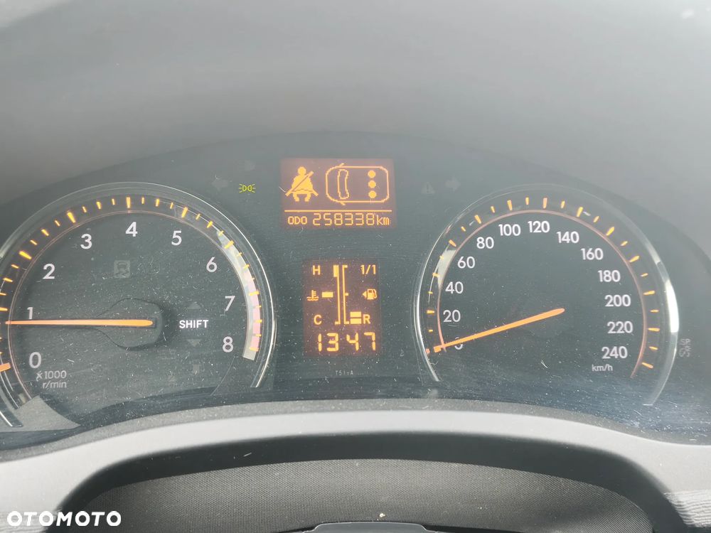 Toyota Avensis 1.6 Luna - 14