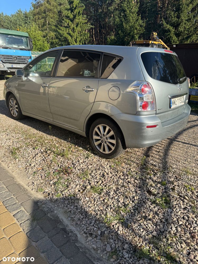 Toyota Corolla Verso 2.2 D-4D - 9