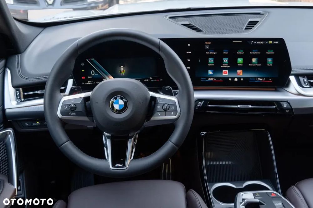 BMW X1 sDrive20i mHEV - 12