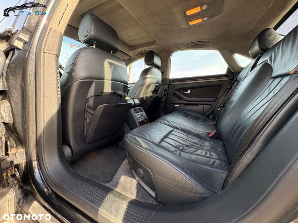 Audi A8 4.2 Quattro - 32
