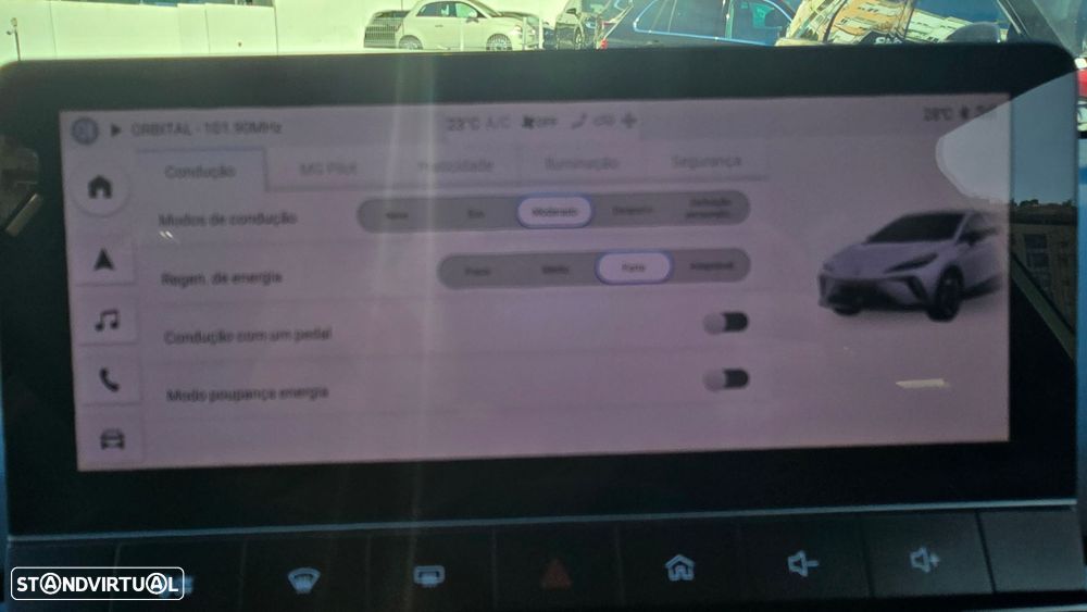 MG MG4 64 kWh Luxury - 24