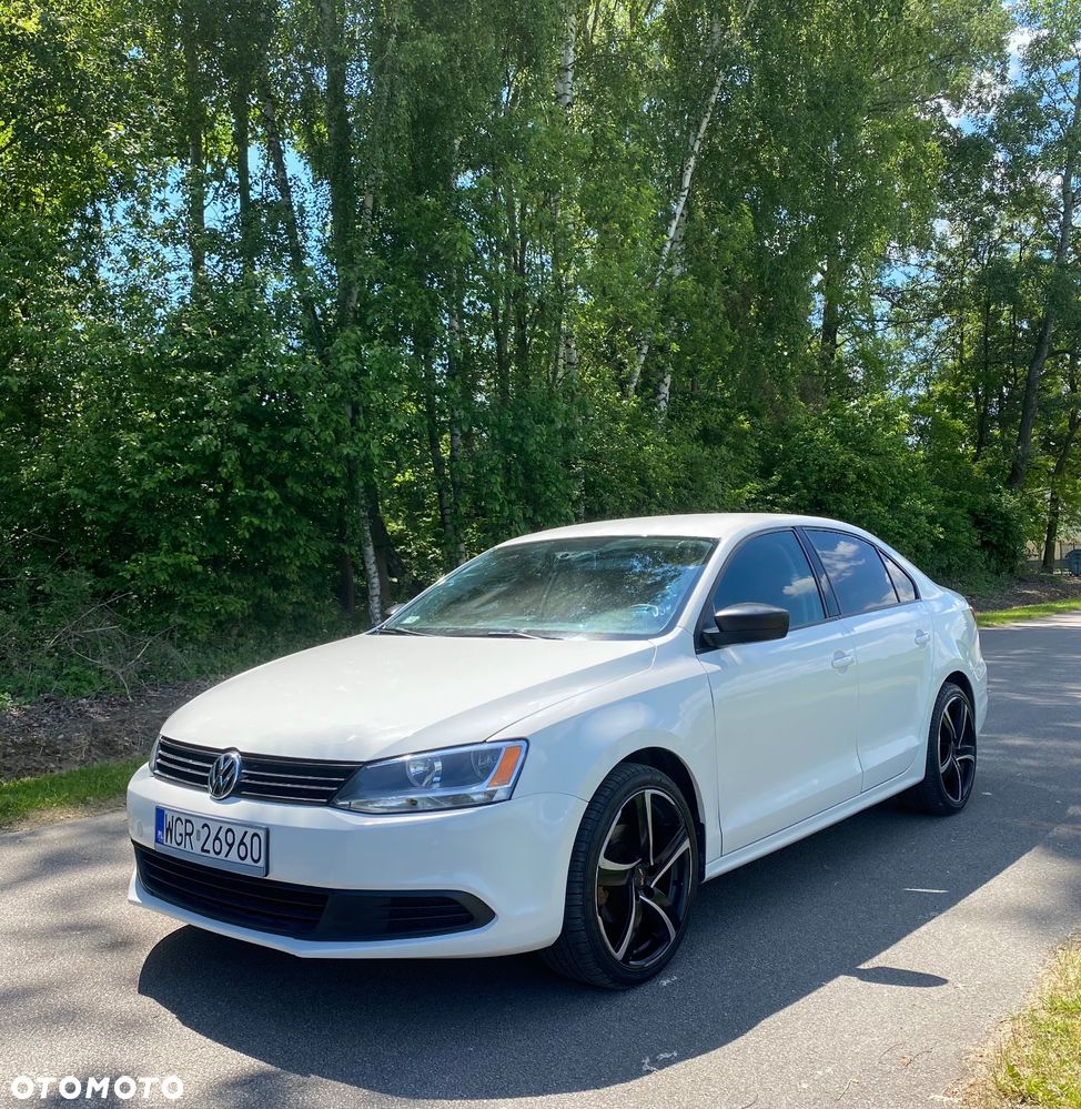 Volkswagen Jetta - 2