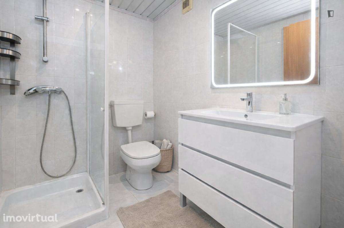 Quarto - localizado em Amadora Lisbon - Grande imagem: 2/5