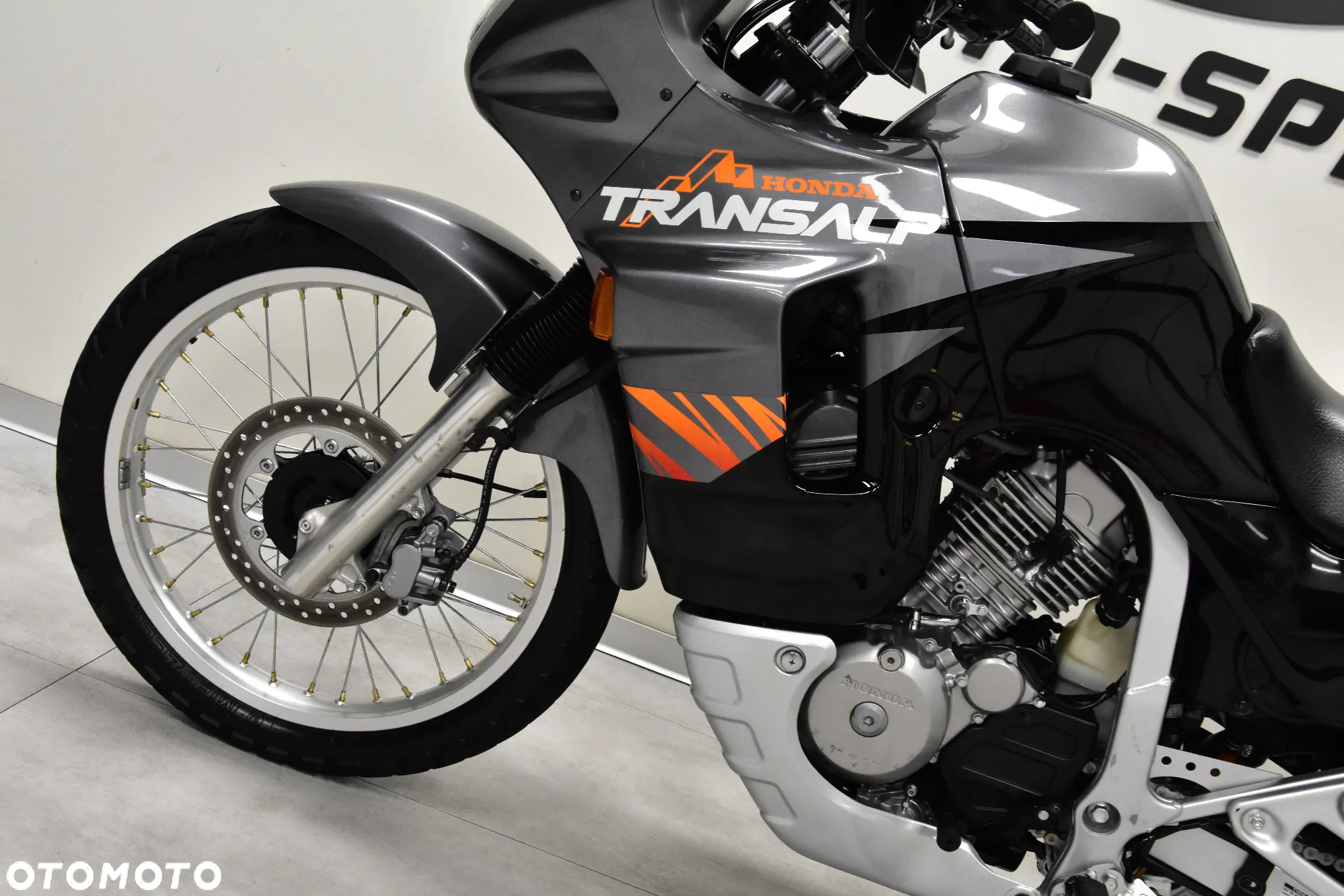 Honda Transalp - 12