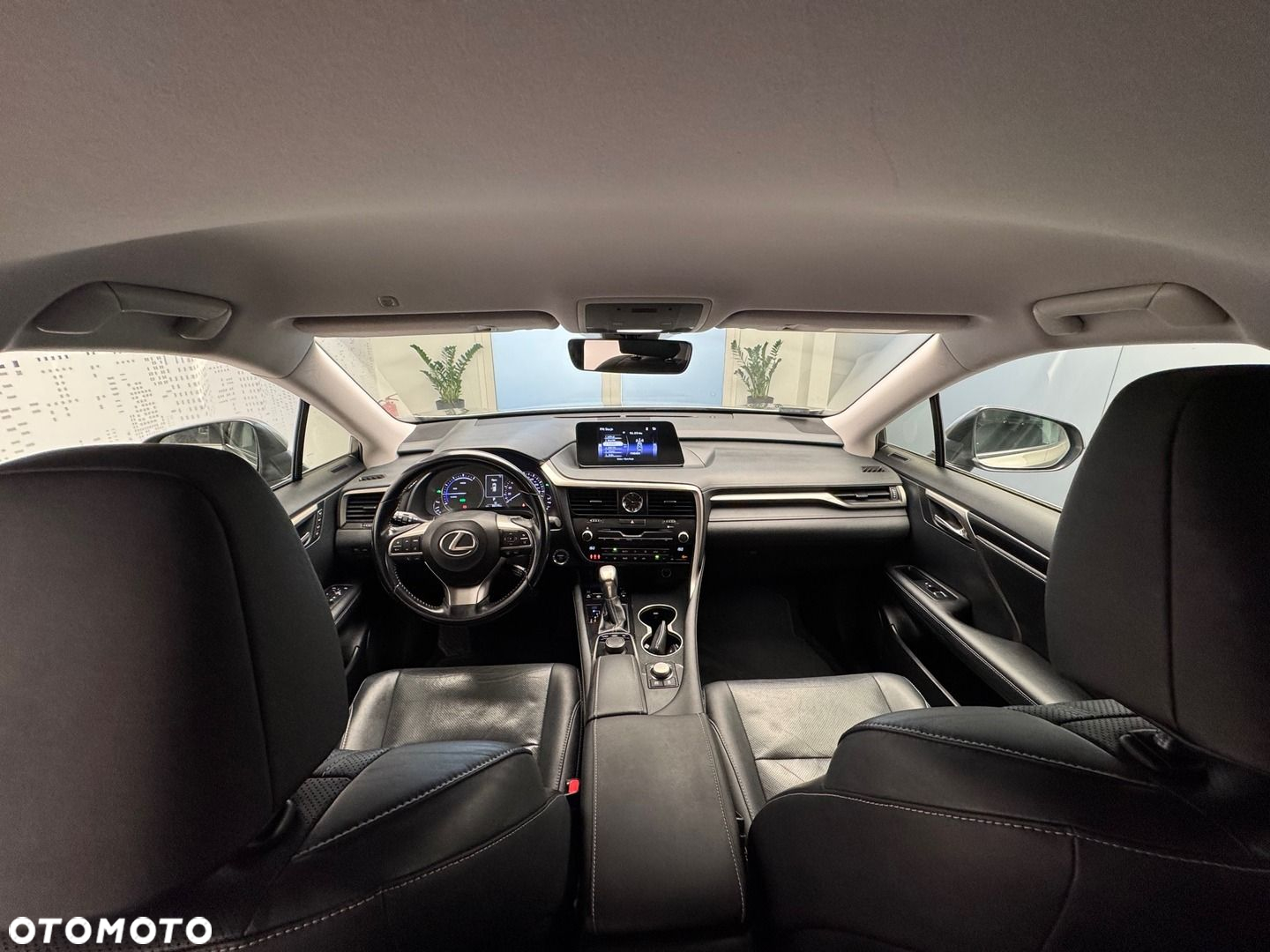 Lexus RX - 8