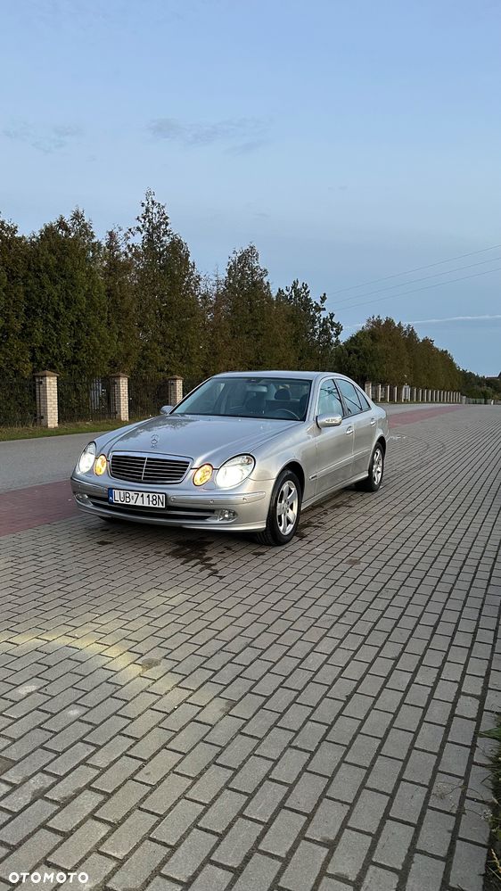 Mercedes-Benz E-Class 2003 photo 2
