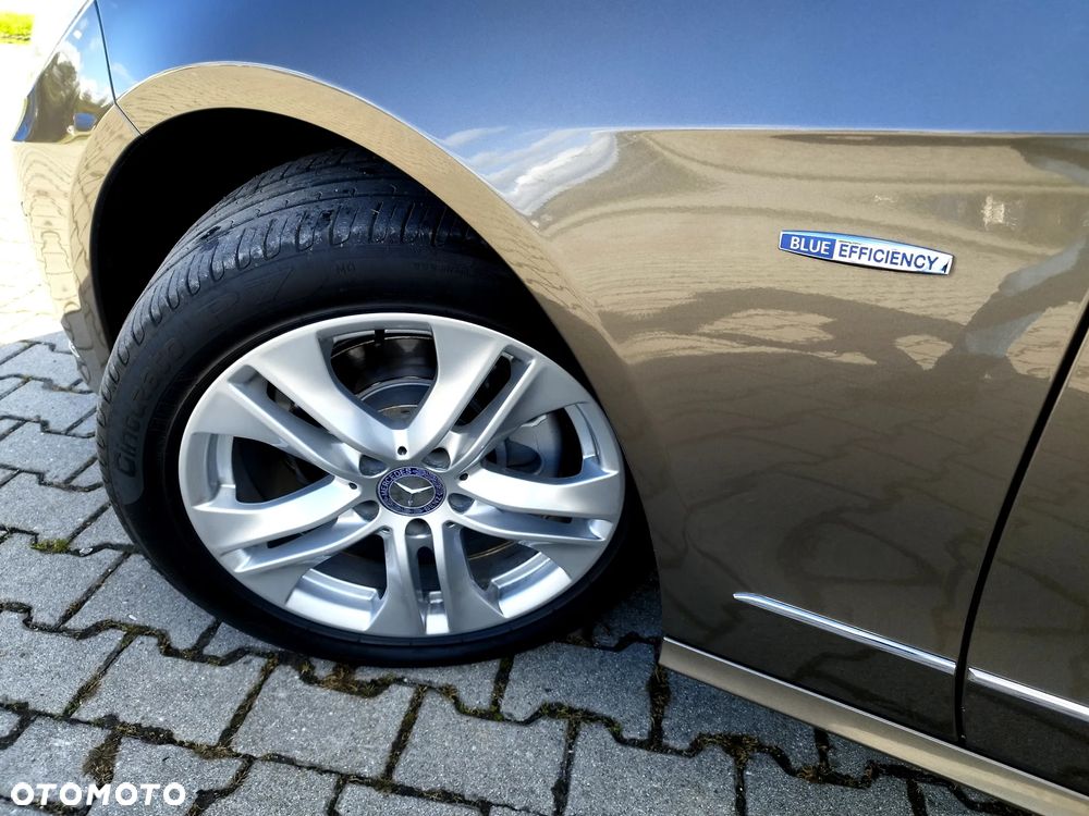 Mercedes-Benz Klasa E 200 CGI BlueEffICIENCY Avantgarde - 11