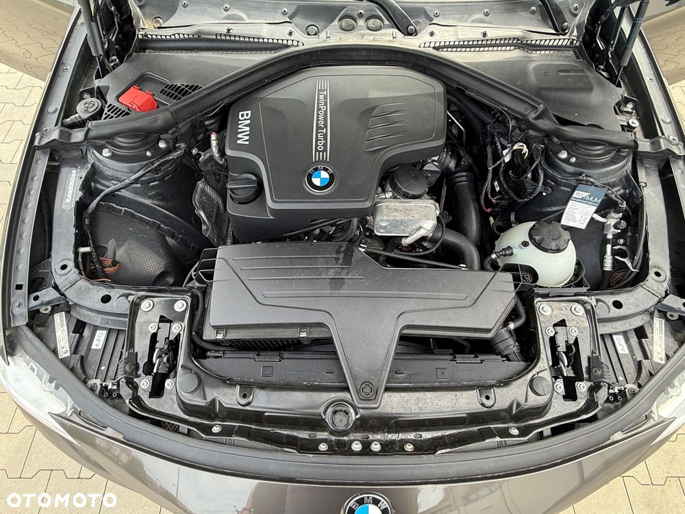 BMW Seria 3 320i Modern Line - 38