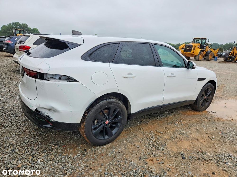 Jaguar F-Pace - 6