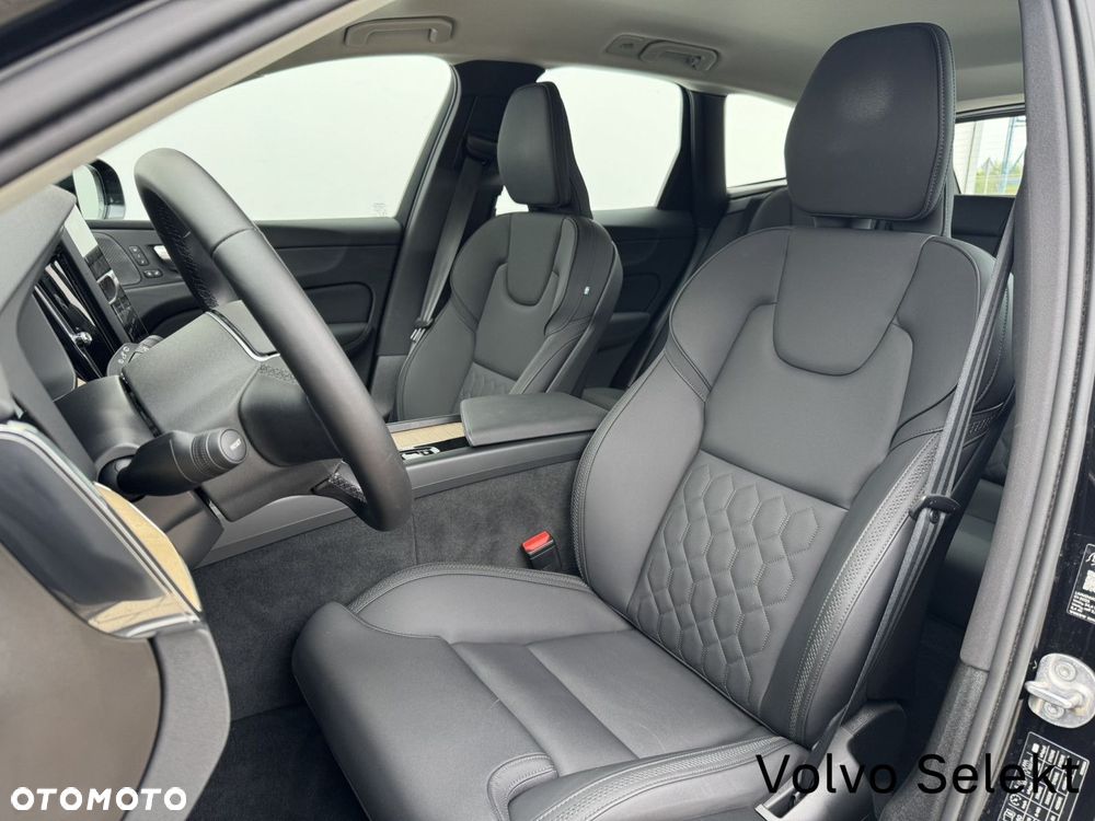 Volvo XC 60 B5 B AWD Plus Dark - 11