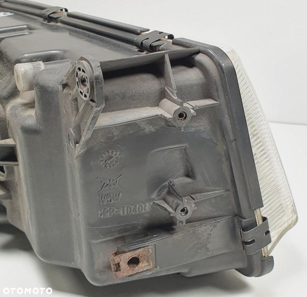 LAMPA LEWA PRZEDNIA PRZÓD VOLVO V90 I EUROPA - 7