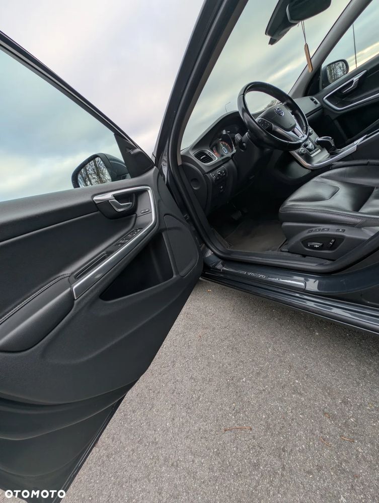 Volvo S60 T5 Drive-E Dynamic Edition (Momentum) - 8