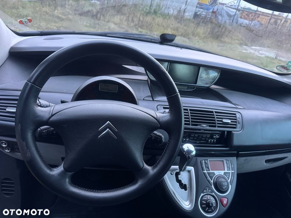 Citroën C8 2.0 16V Confort - 16