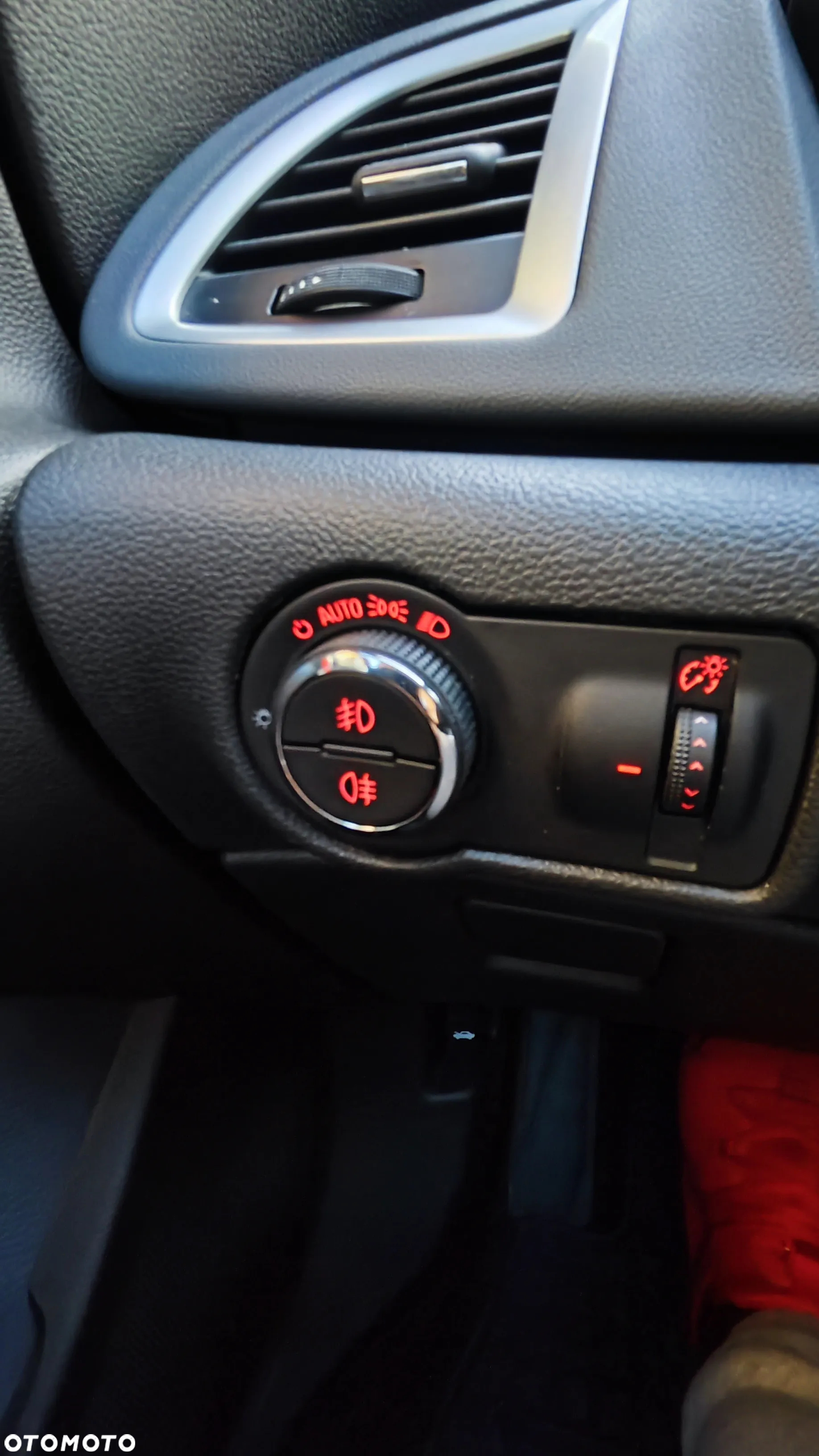 Opel Astra GTC 1.4 Turbo - 26