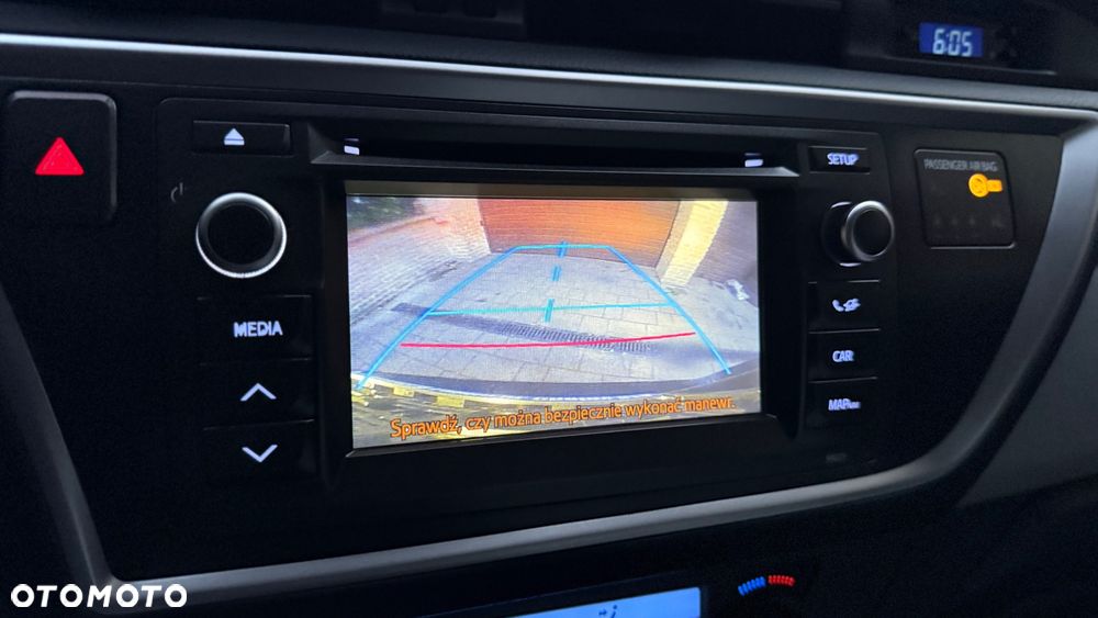 Toyota Auris 1.8 HSD Prestige NAVI - 21