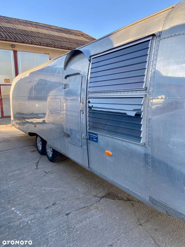 Airstream Ambasador Land Yacht - 2