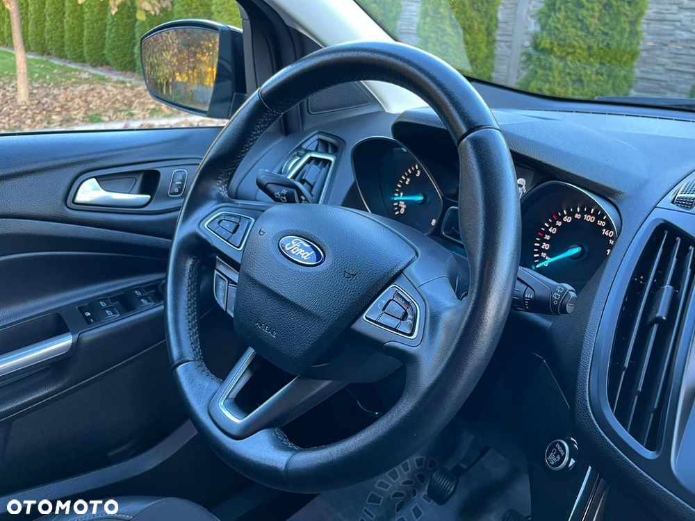 Ford Kuga 1.5 EcoBoost 2x4 Titanium - 35