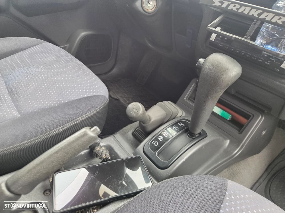 Mitsubishi L200 - 10