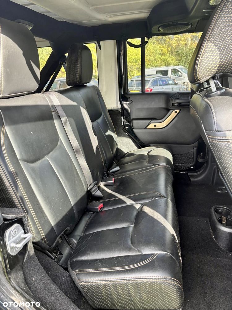 Jeep Wrangler 3.6 Unlim Sahara - 12