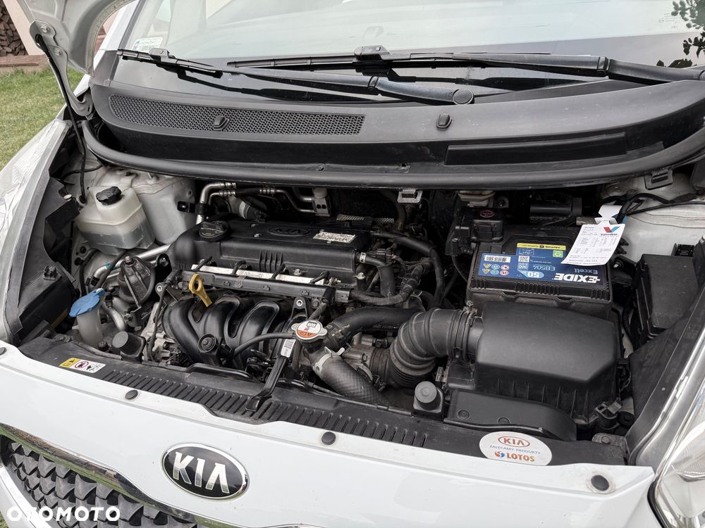 Kia Venga - 16
